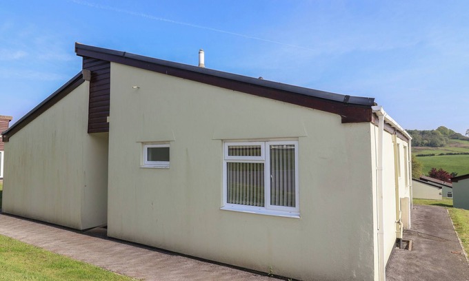 Ebford Cottage | PEBBLE & PINE AT HARCOMBE HOUSE, family friendly in Chudleigh