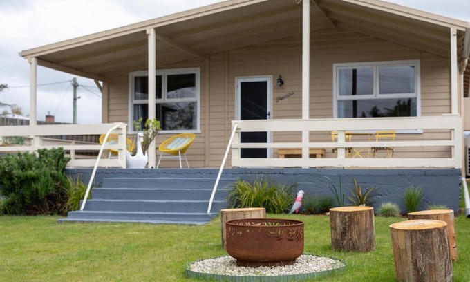 Gravelly Beach House | Pebbleton, Retro Riverside Cottage, Tamar Valley