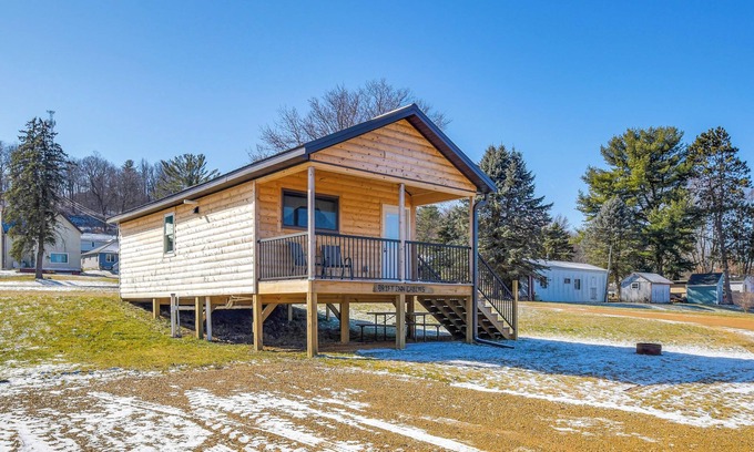 Blanchardville Cabin | Pecatonica River Cabin ~ 9 Mi to Yellowstone Lake