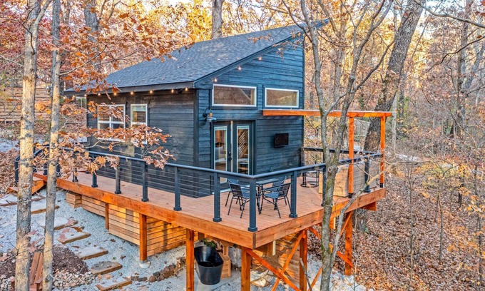 Bentonville Cabin | Pedal & Perch Cabin S