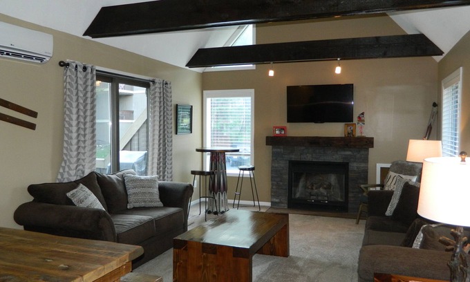 Clymer Condo | Peek'N'Peak Condo, great location, sleeps 10
