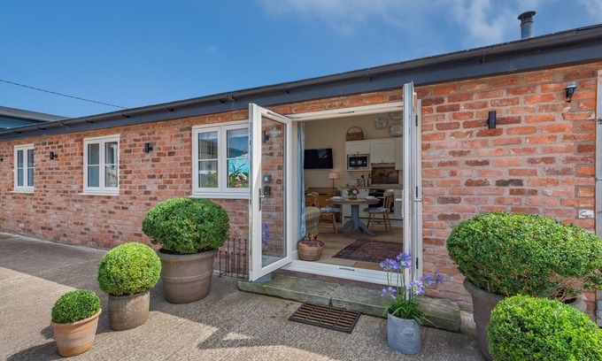 Cheshire West and Chester House | Peel Hall Retreat - One Bedroom House, Sleeps 2