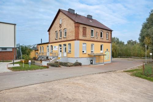 Neukalen Apartment | Peenecamp Neukalen, Campingplatz