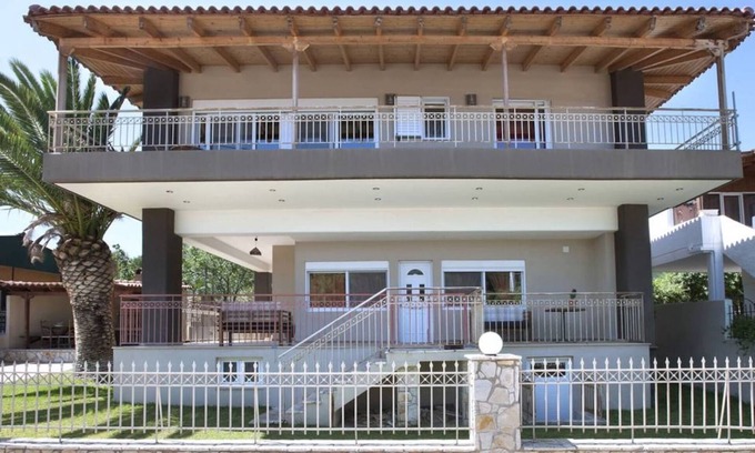 Kineta House | PEGGY'S VILLA 50 SQM