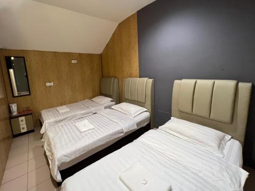 Pulau Awang Ghani Hotel | Pekan Budget Hotel