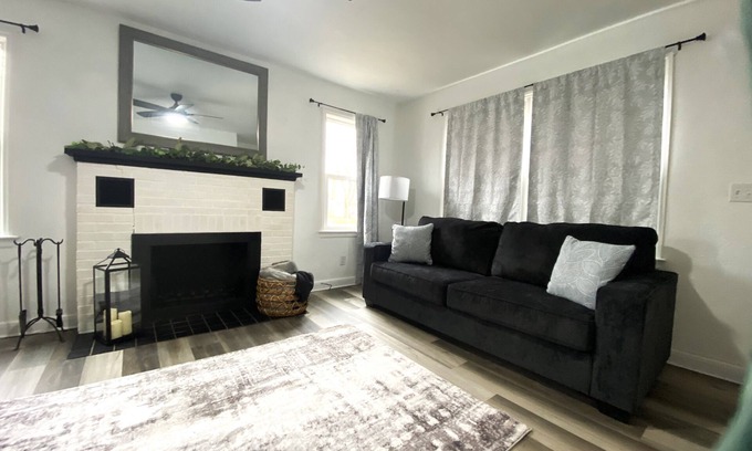 Pekin House | Pekin Cottage