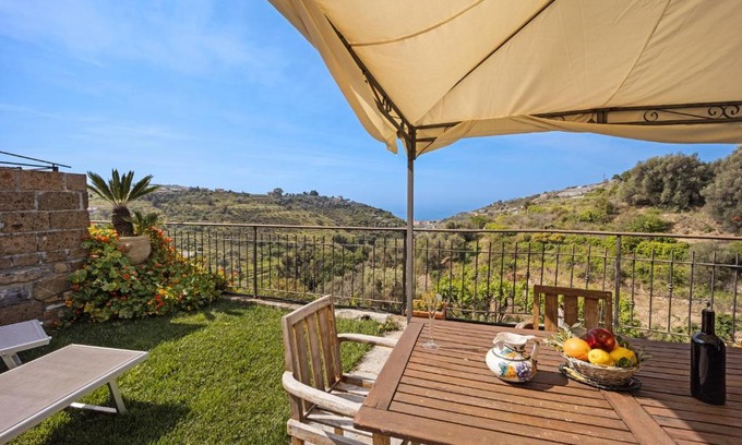 Pompeiana House | Pelagos