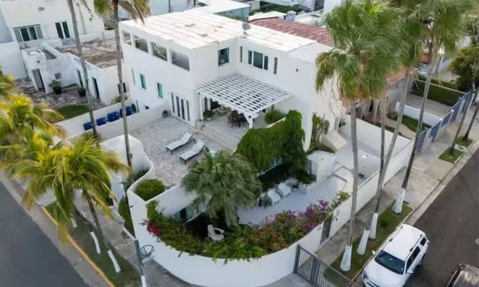 Ocean Park House | Pelegrina Beach Haus | 6BR | Chef | Powered G | SJ