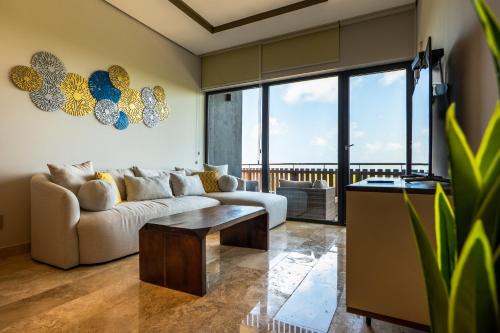 Playa Paraiso Apartment | Pelican Breeze C301