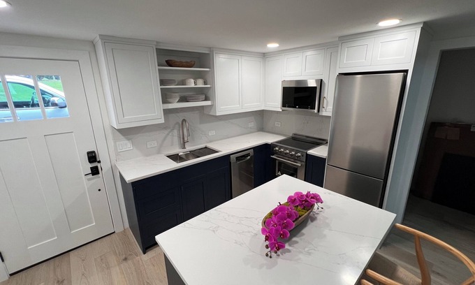 Fort Worth Apartment | Pelican Loft - LakeFront Marina Property! 2 Bedroom, Kitchen, 1 Bath