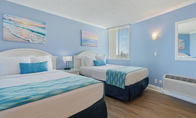 Clearwater Beach Condo | Pelican Pointe 424:Walk to Beach~Pool~Free Parking