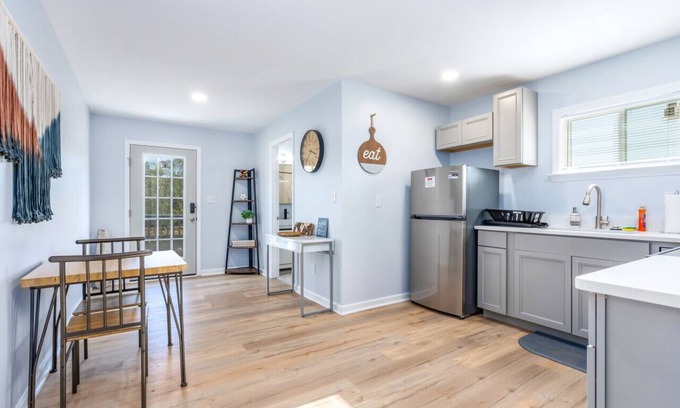 Brownsboro Apartment | Pelican's Nest 1 Bedroom Apt with Lake Access