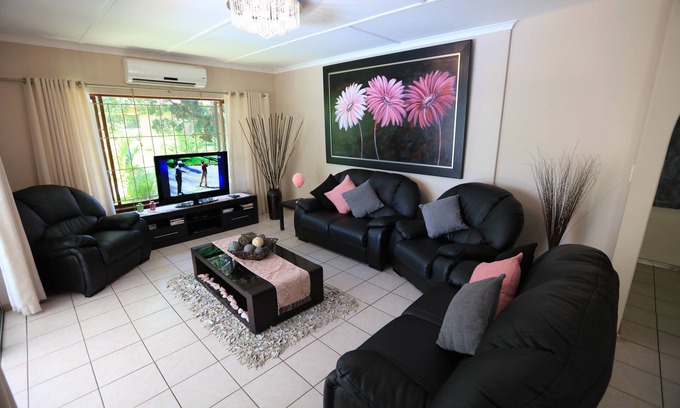 St. Lucia House | Pelican's Nest Holiday Home St Lucia KZN