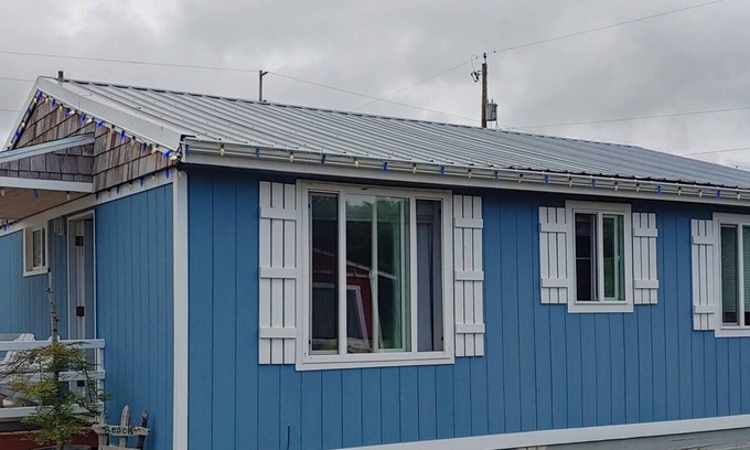 Grayland Cottage | "Pelican's Perch" 1-bedroom cottage- walk to beach