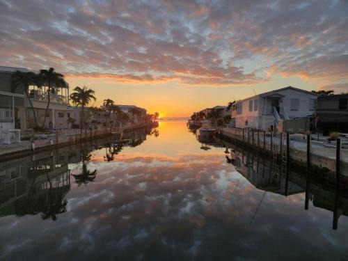 Cudjoe Key House | Pelican's Roost, Waterfront comfort at Venture Out