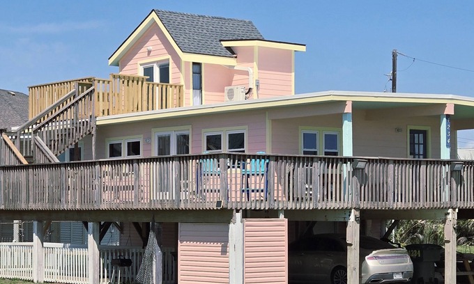 Pirates Beach West House | Pelicans and Flip Flops