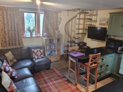Hepworth House | Pellcroft Cottage