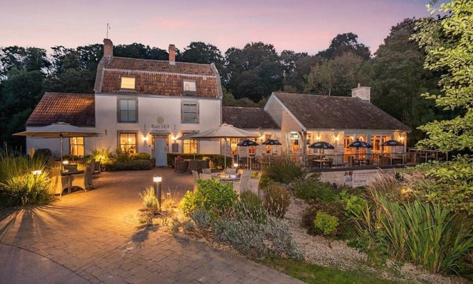 Newton St Loe Ski Chalet | Pemberley Watersedge Lodge