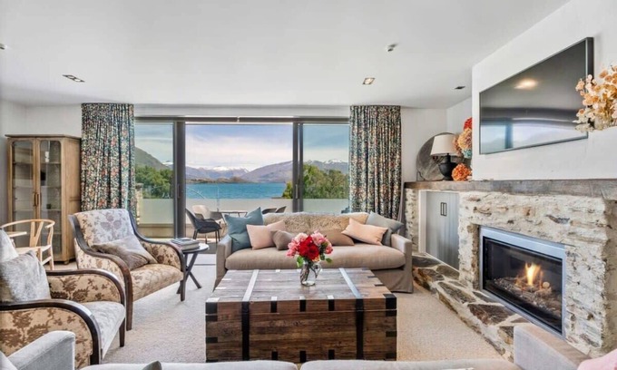 Wanaka Apartment | Pembroke Summary: Sit