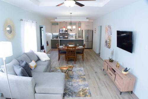 Glencoe Apartment | Pen Manor Modern 2 Bedroom Apartment