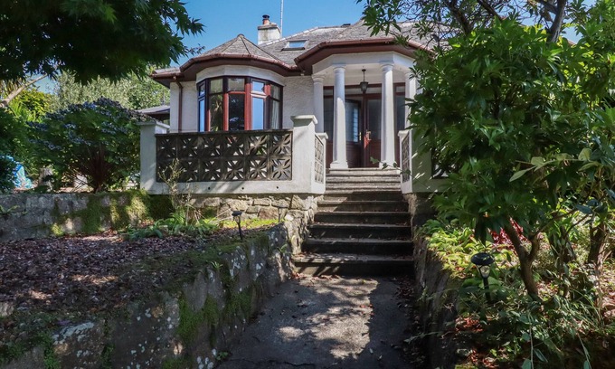 St Austell Cottage | PENANG, pet friendly, with open fire in St Austell