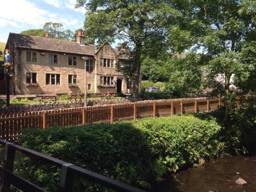 Fence Hotel | Pendle Inn