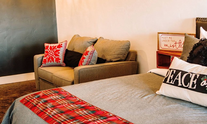 Last Chance Apartment | Pendleton Pointe #5, Pendleton Pointe #5