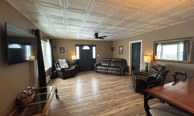 Bynum House | Pendroy Cottage: 1+ hour to Glacier National Park