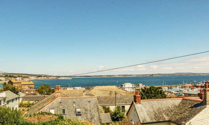 Newlyn House | PENGULLYN, pet friendly, country holiday cottage in Newlyn