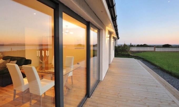 Isle of Lewis Cottage | PENINSULA COTTAGE, family friendly, with a garden in Stornoway
