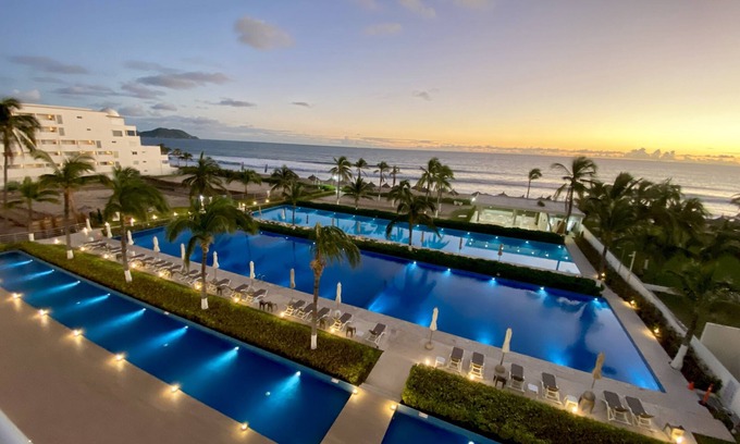 Cerritos Apartment | Peninsula Maravilloso Depa de 3 Recámaras Para 8 Personas, Vista al Mar + Playa