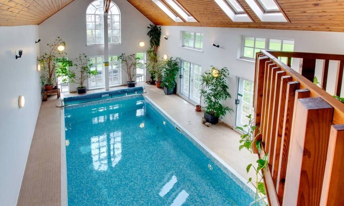 Crynant House | Penmaen House in the beautiful Swansea