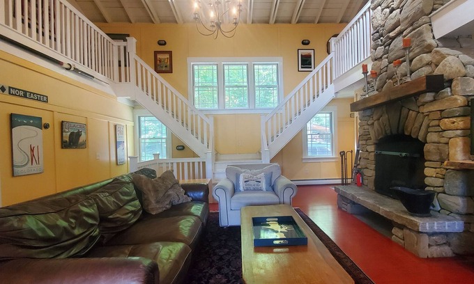 Ludlow House | Pennrock Lakeside 4 Bedroom Home by RedAwning