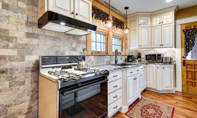 Williamsport House | Pennsylvania Abode Near Little League World Series