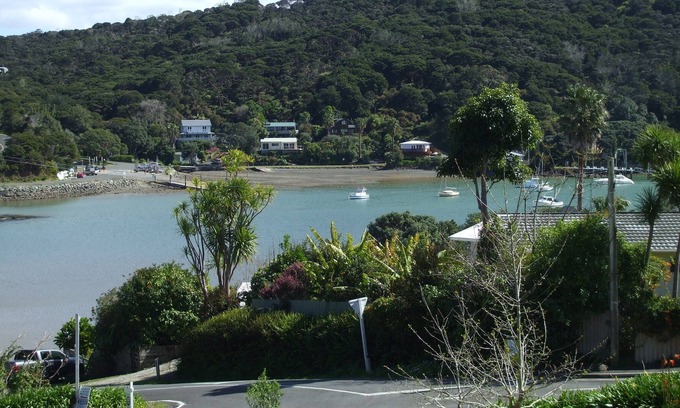 Mangonui Cottage | Penny Cottage, a self-contained cottage located in Mill Bay