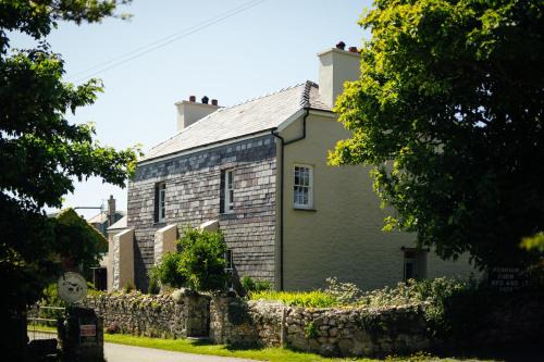 Goodwick House | Penrhiw Farm B & B