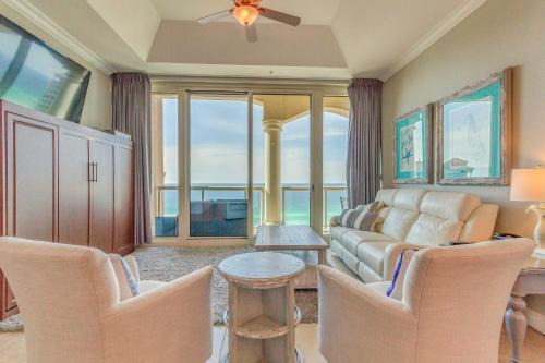 Pensacola Beach Apartment | Pensacola Beach Penthouse with View and Pool Access!