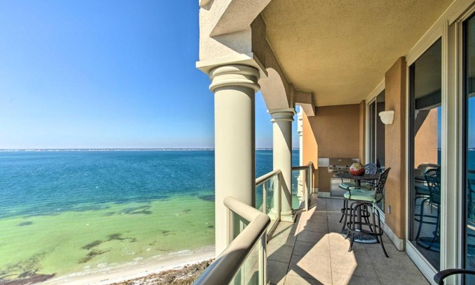 Pensacola Beach Apartment | Pensacola Beach Resort Condo with Beach Access!