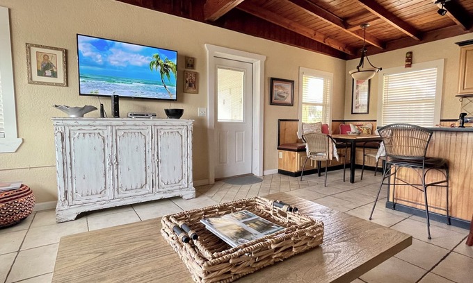 Villa Primera House | Pensacola Beach Cottage w/Old-Fashioned Pensacola Beach Charm!