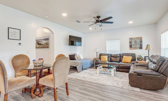 West Pensacola House | Pensacola Home on 1 Acre w/Large Yard & Grill!