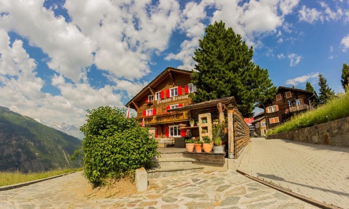 Staldenried Gspon House | Pension Alpenblick