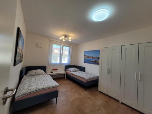 Griesstatt Apartment | Pension Chen mit 2 Schlafzimmern, EBK, separat Balkon