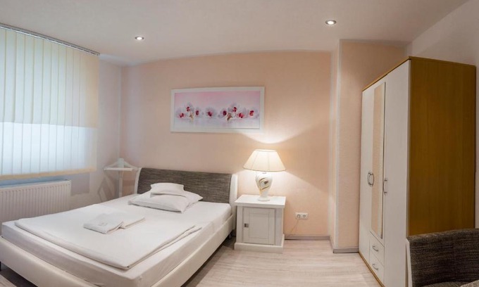Wuelfel House | Pension Donau