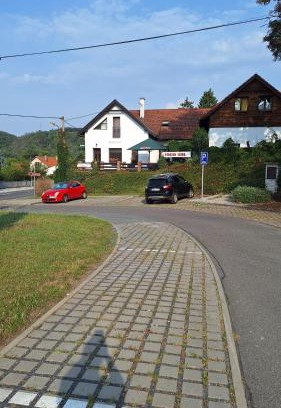 Rez Hotel | Pension Egida