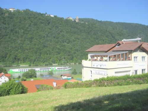 Wesenufer House | Pension Feiken