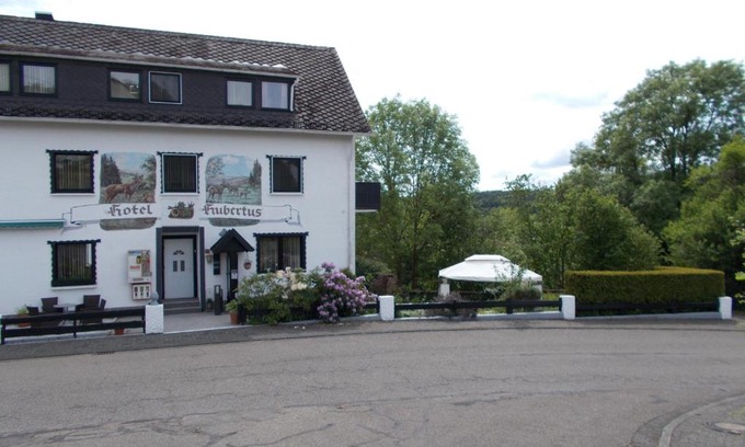 Niederraden House | Pension Hubertus