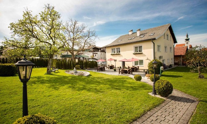 Schoerfling am Attersee Bed & Breakfast | Pension Knoll
