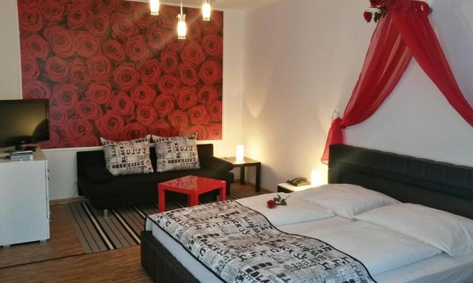 Kobylisy House | Pension Lucie