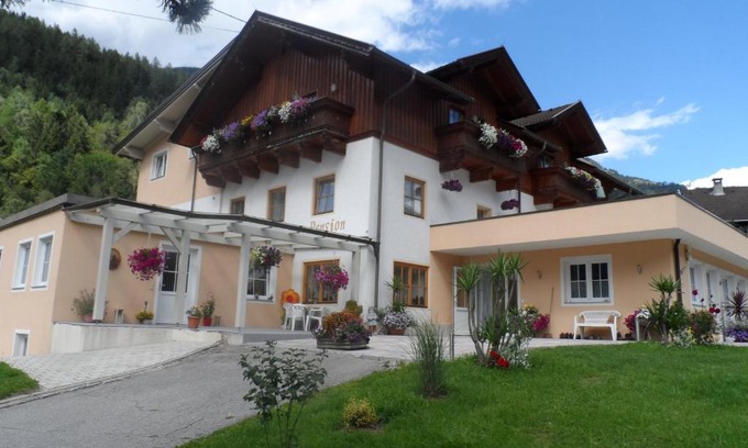 Flattach Bed & Breakfast | Pension Maier