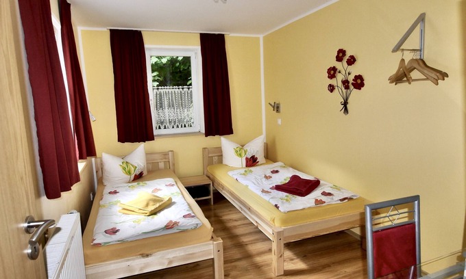 Eisenach House | Pension "Metilstein" on Eisenach's local mountain opposite Wartburg Castle